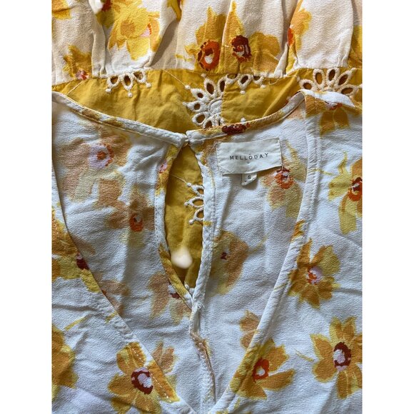 Yellow & White Floral Midi Dress With Lace Details By Melloday - Picture 4 of 4